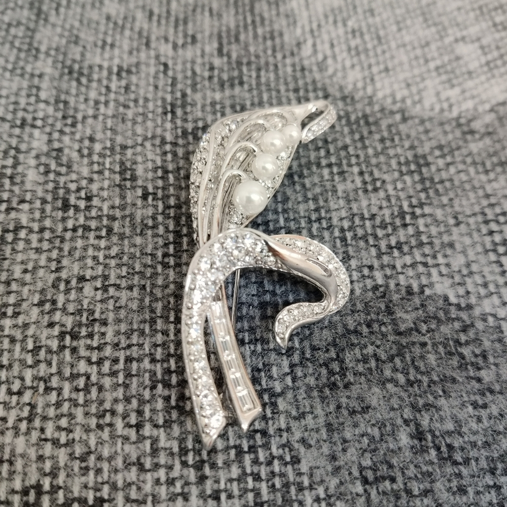 Nolan Miller Brooch